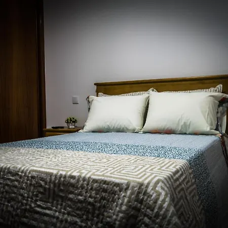 Encostas Do Douro Albergue *